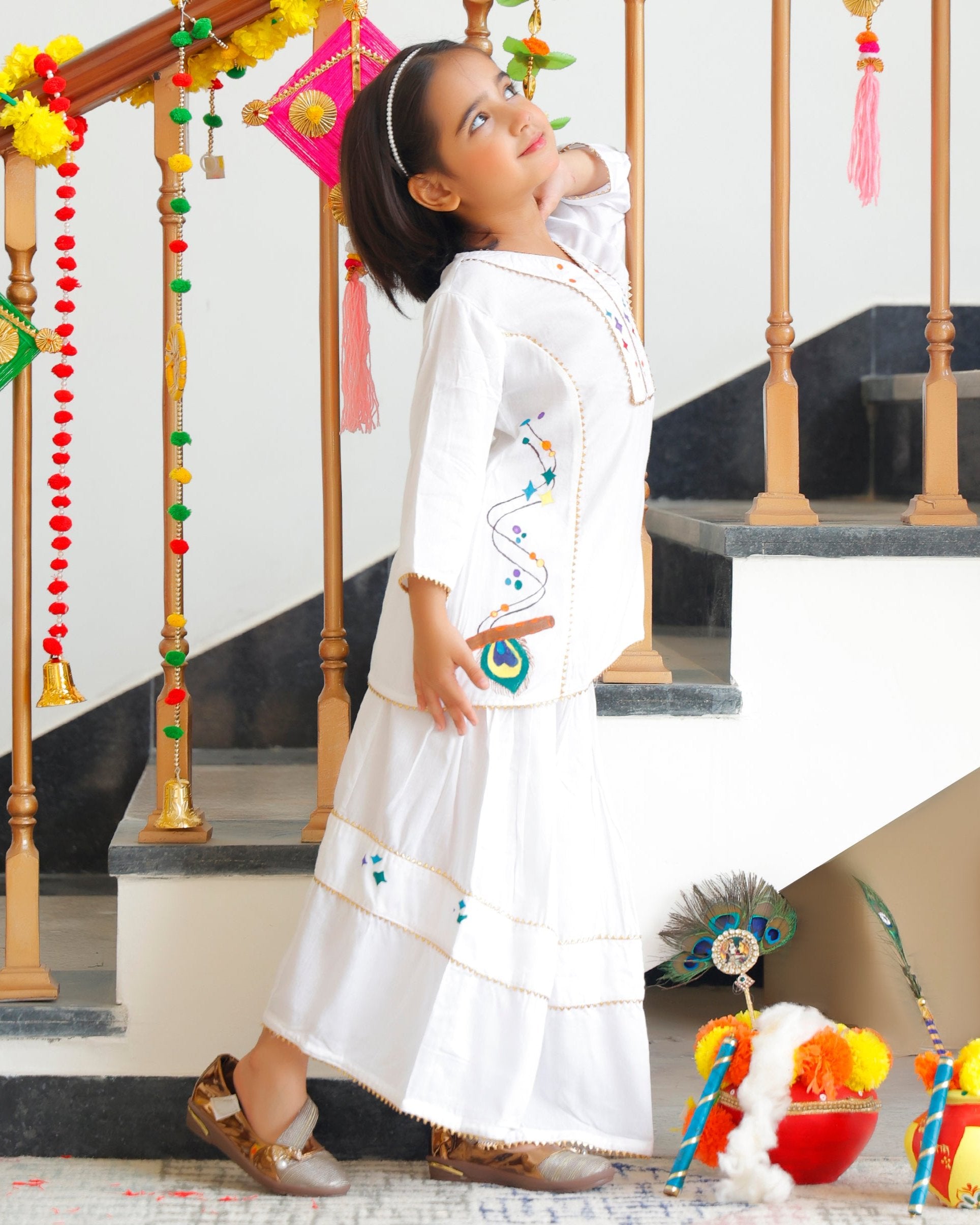 Little Radha White Kurta With Skirt Set
