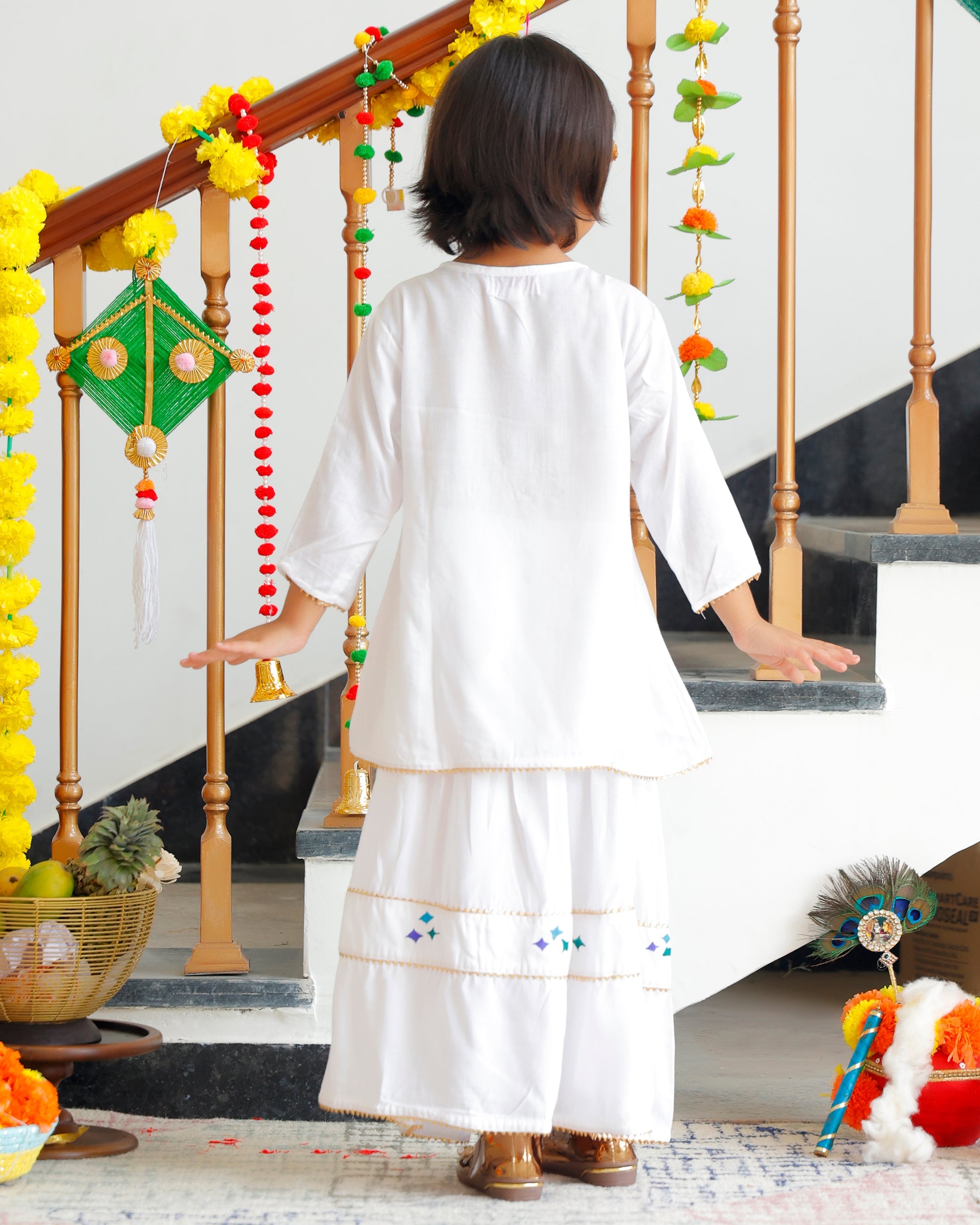 Little Radha White Kurta With Skirt Set