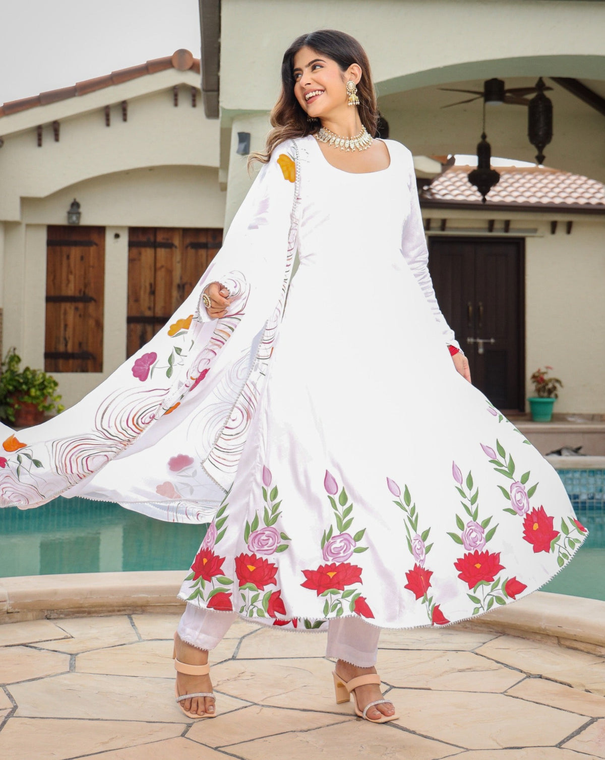 Aishwarya White Handapinted Suit Set