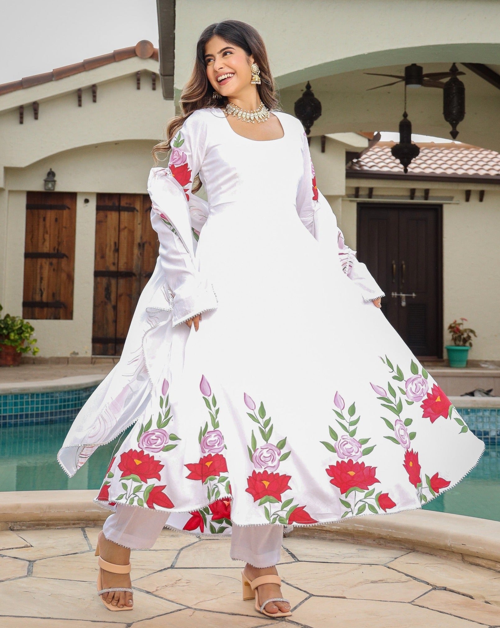 Aishwarya White Handapinted Suit Set