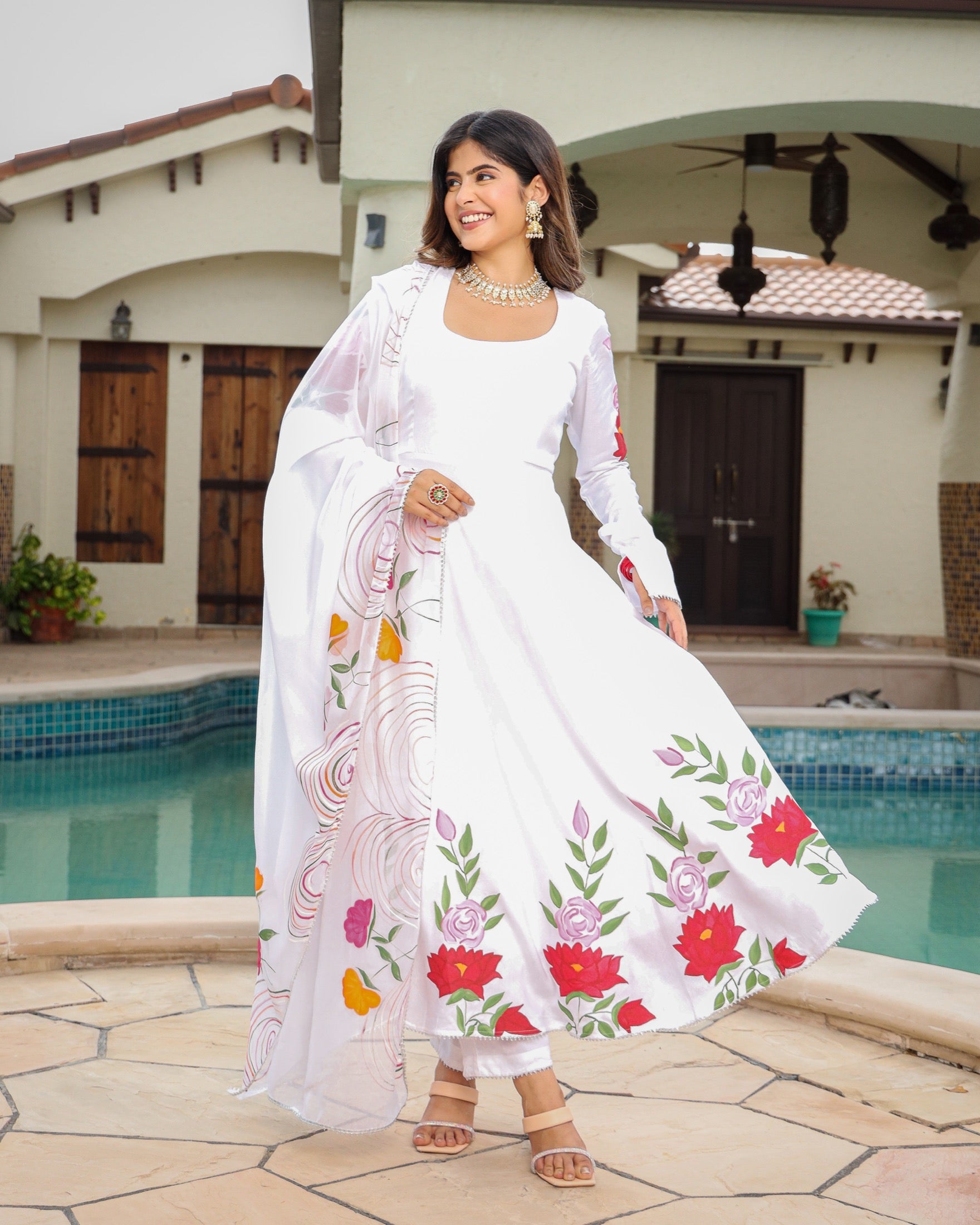 Aishwarya White Handapinted Suit Set