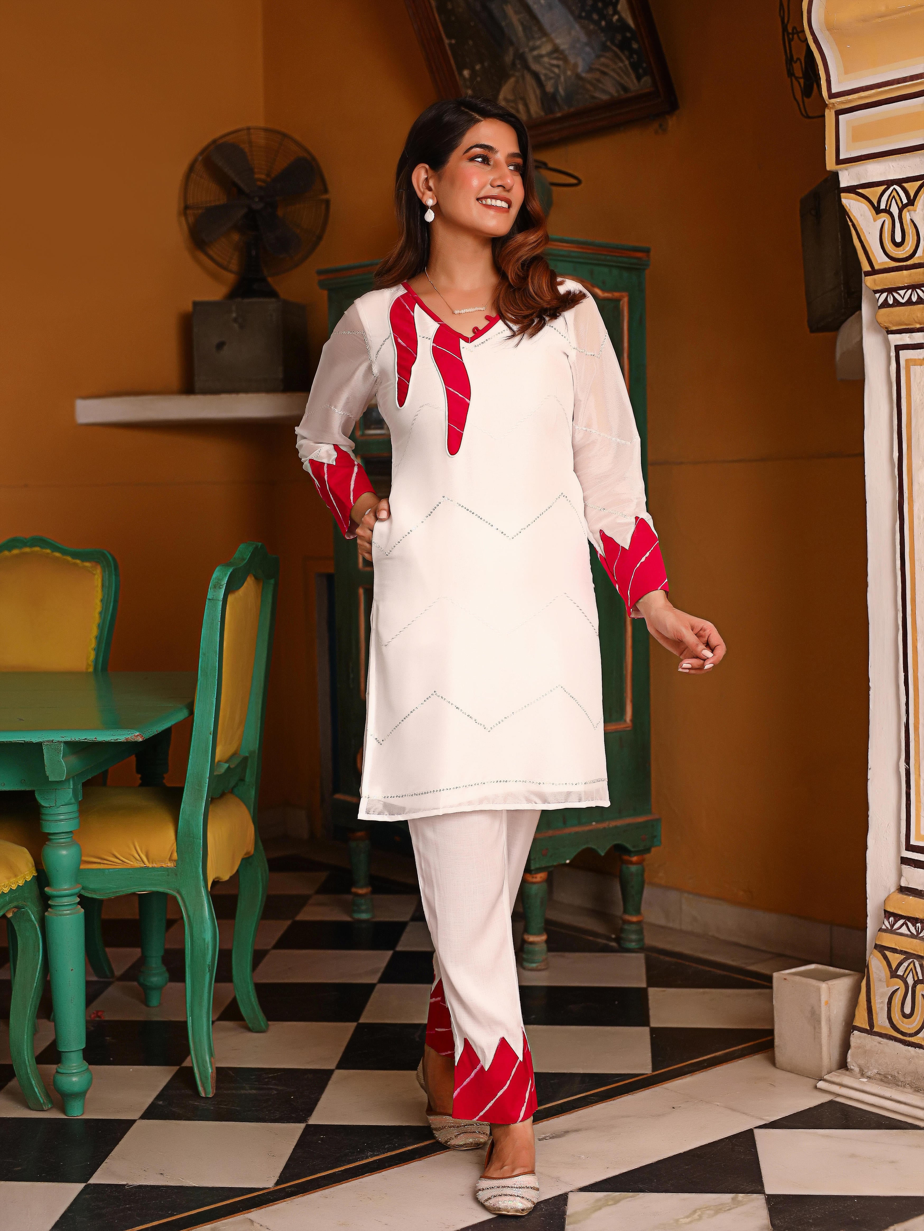 Pasty White Kurta Set With Pink Leheriya Patch