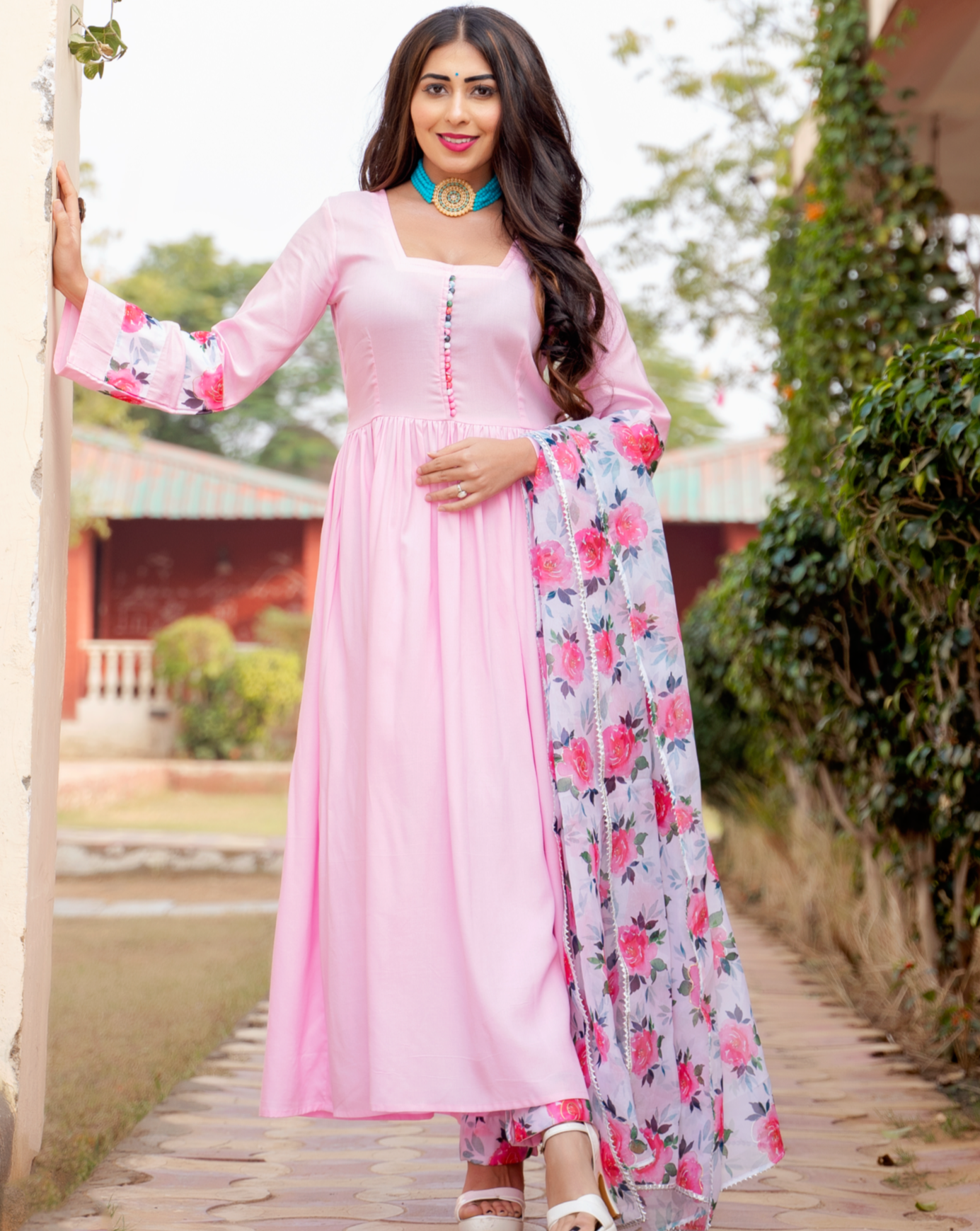Pink organza sleeves pattern suit set