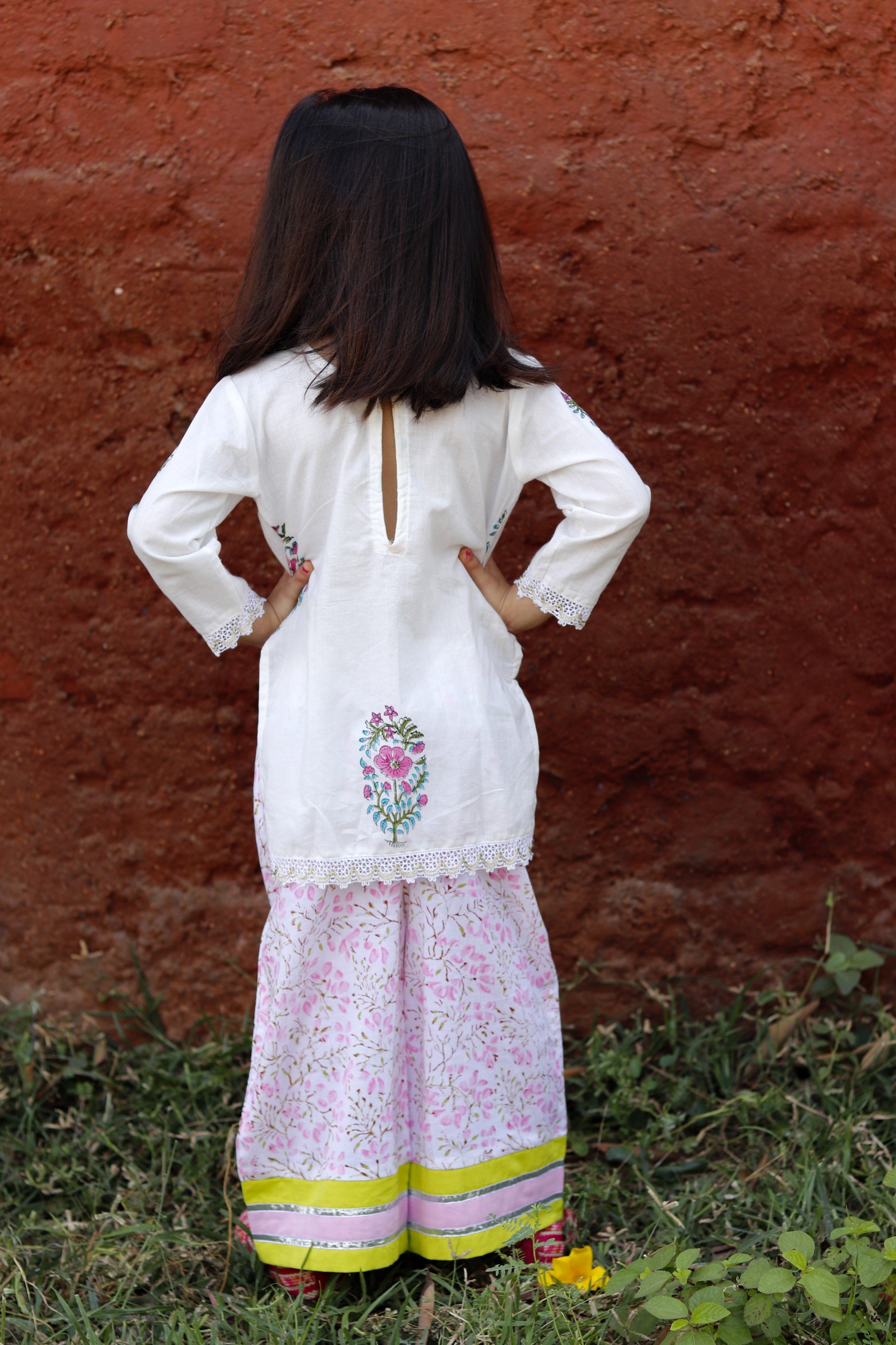 Pink butta white kurta set