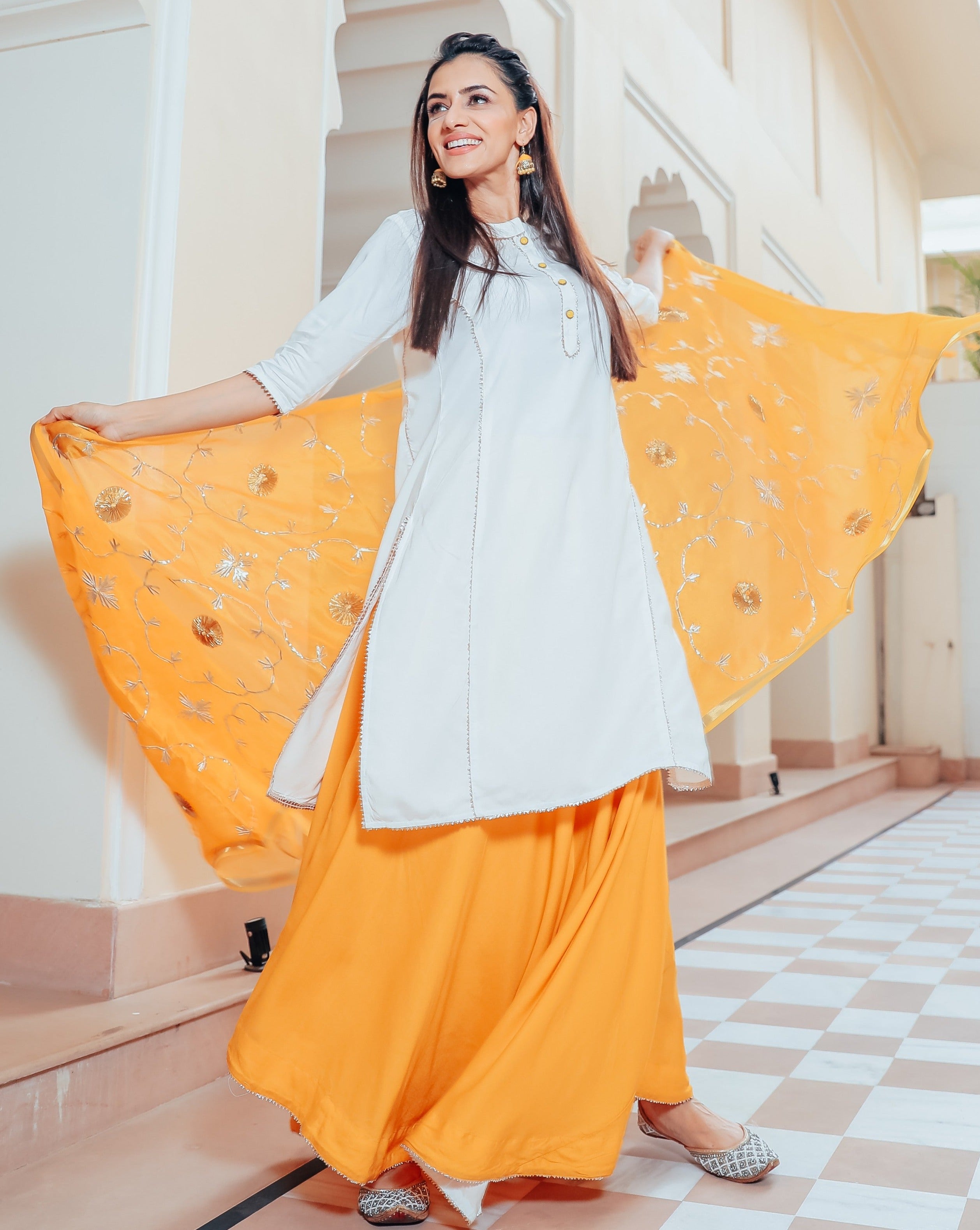 White suit set with sikhiya gotta work