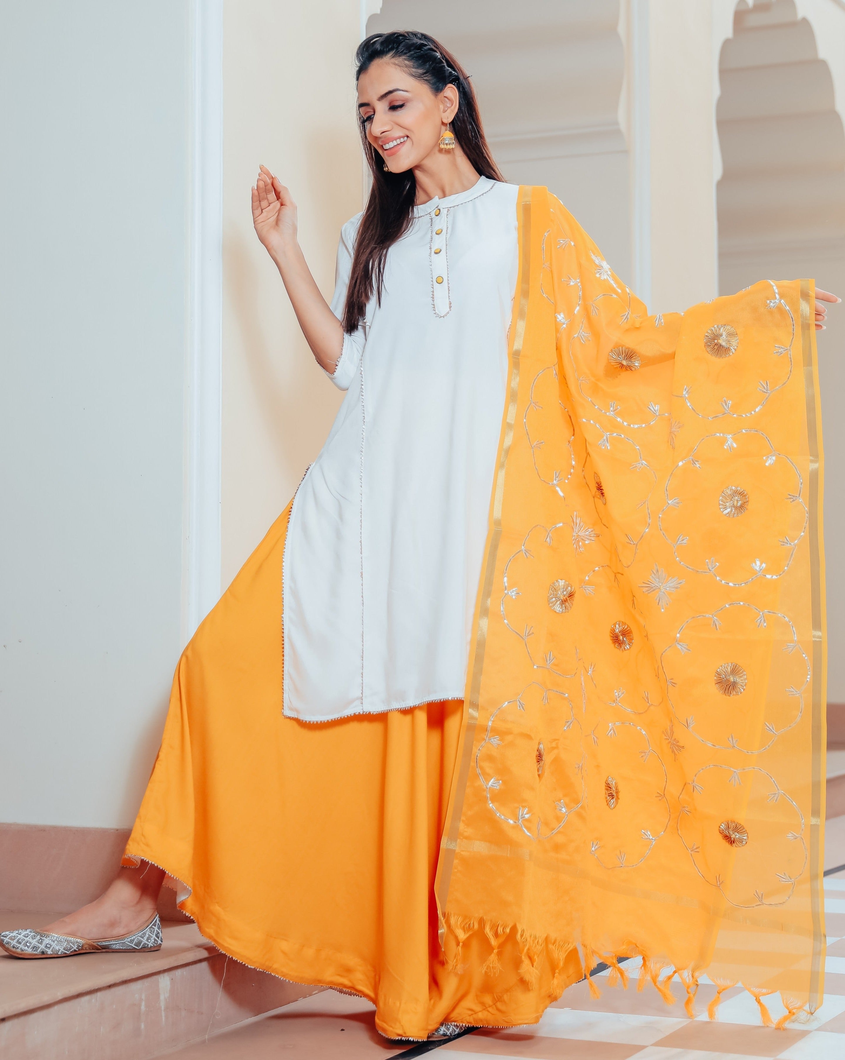 White suit set with sikhiya gotta work