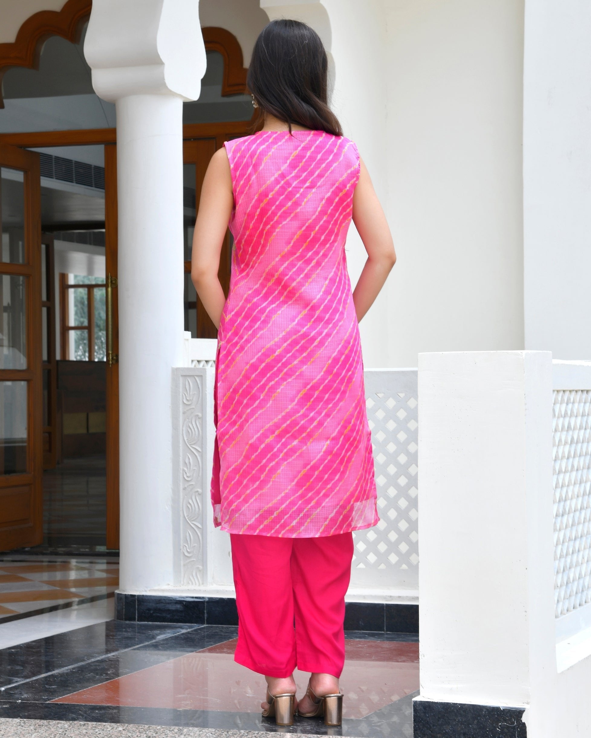 Ellie Pink Leheriya kurta Set
