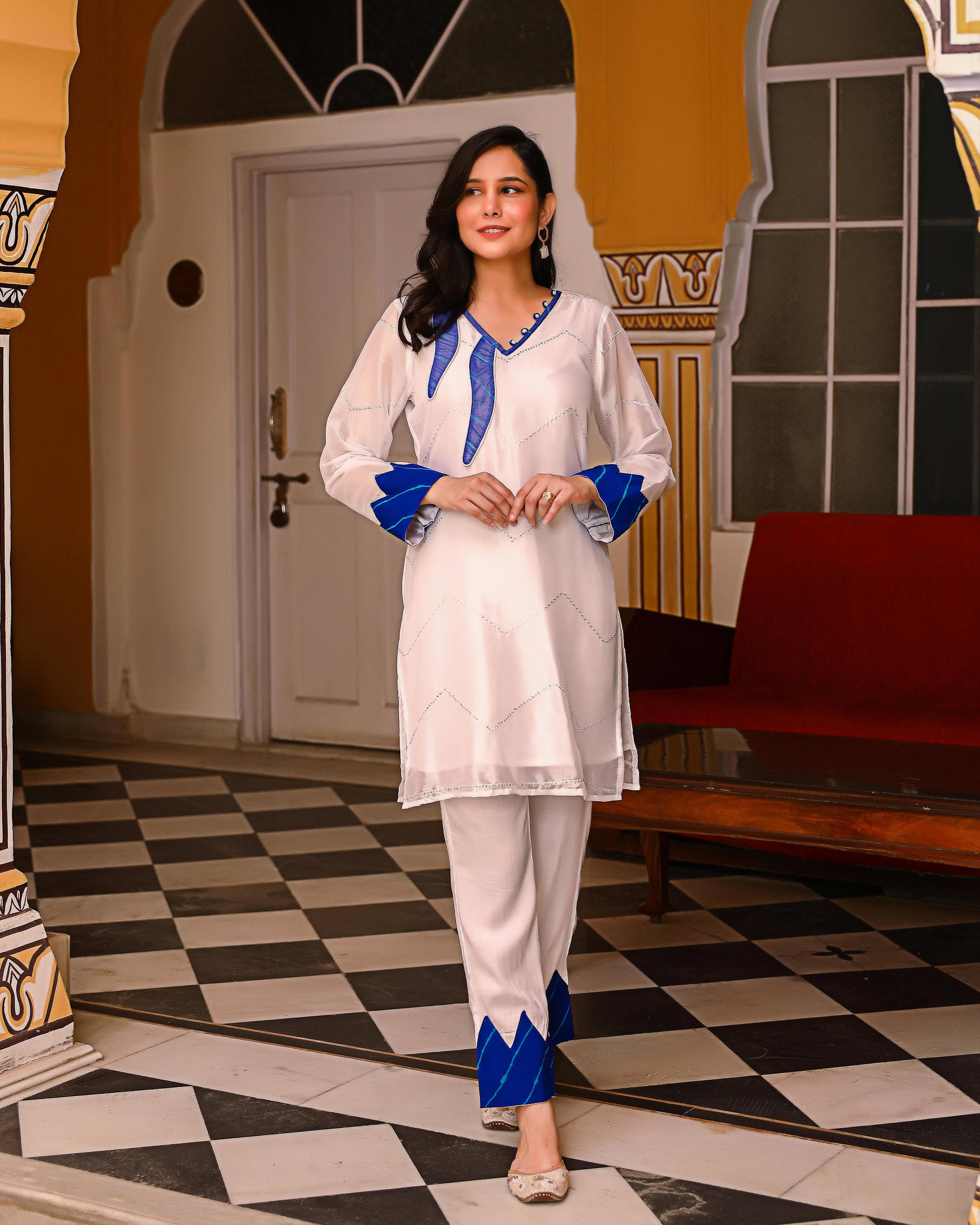 Pasty White Kurta Set With Blue Leheriya Patch