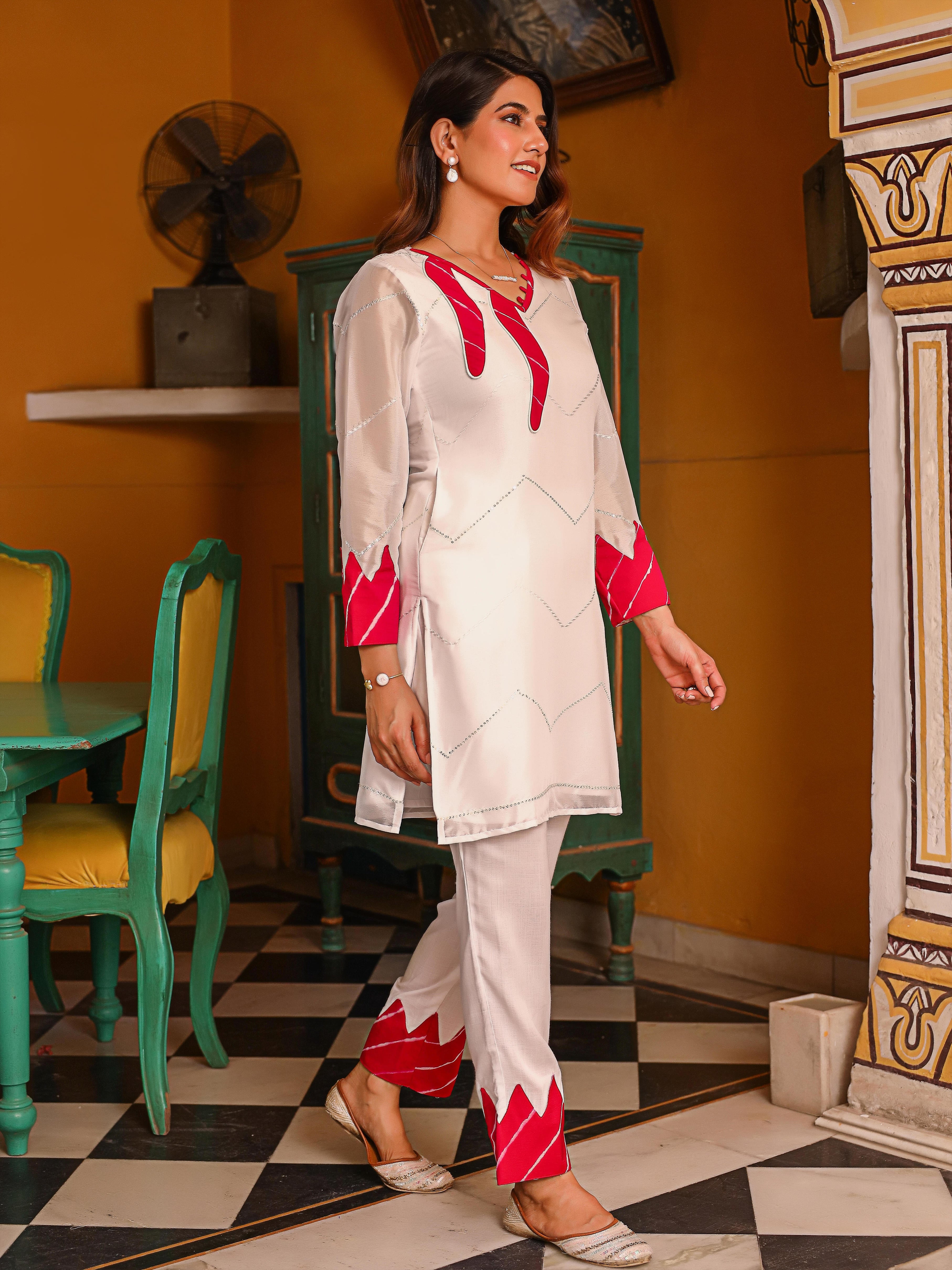 Pasty White Kurta Set With Pink Leheriya Patch