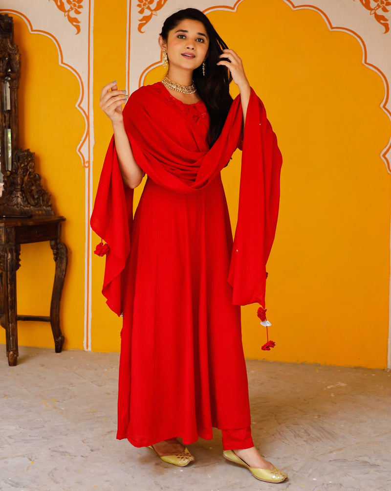 Classic apple red embroidered suit set