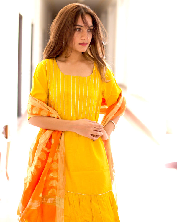Beautiful exclusive yellow suit with sikhiya gotta work