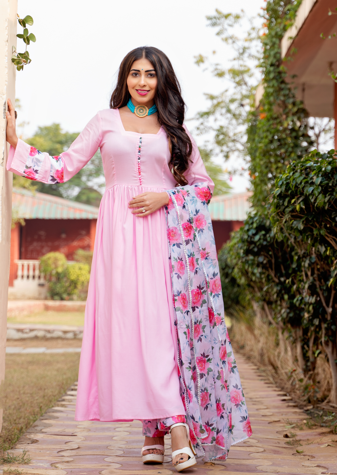 Pink organza sleeves pattern suit set