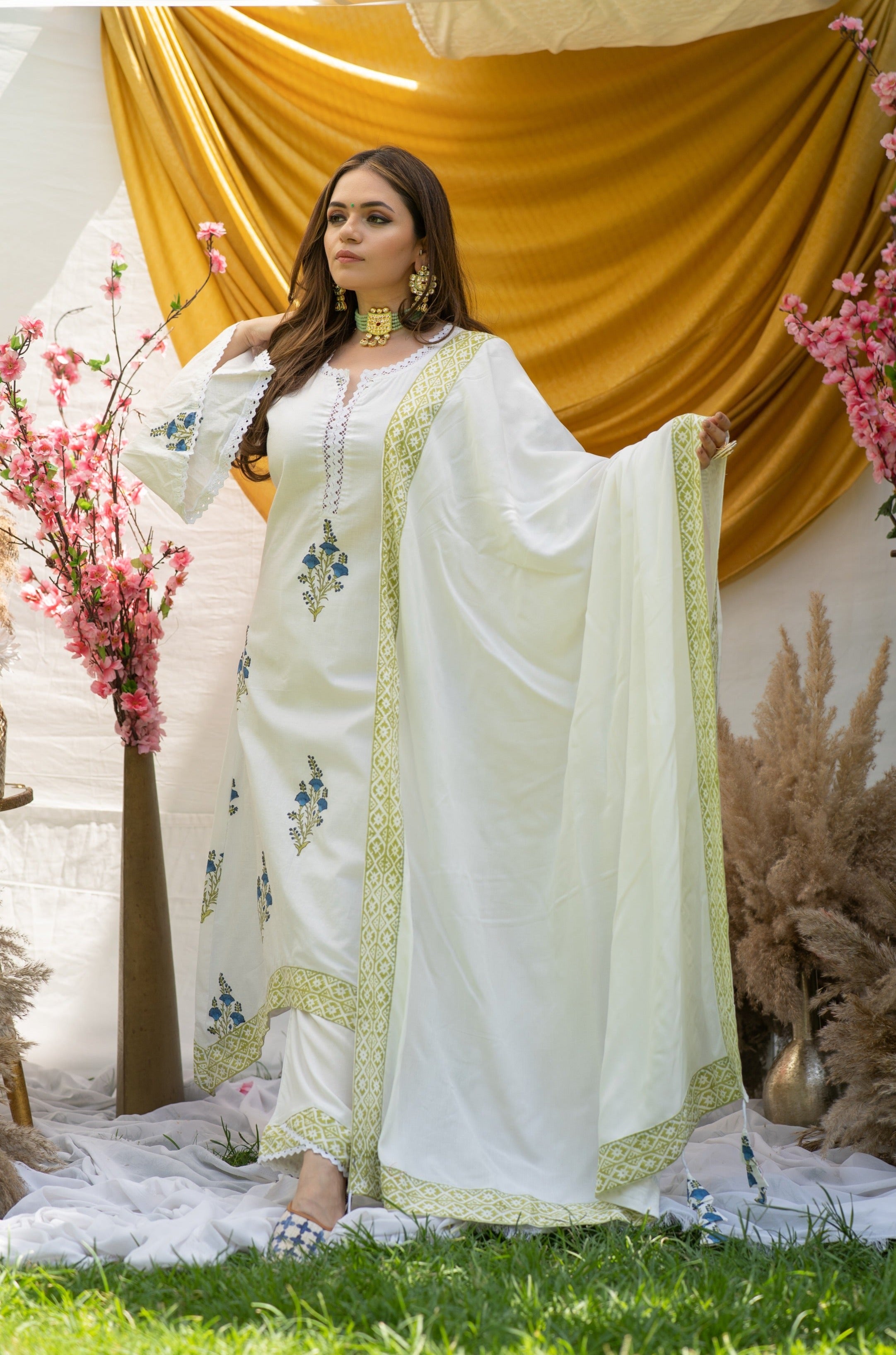 Murraya White Cotton Suit Set