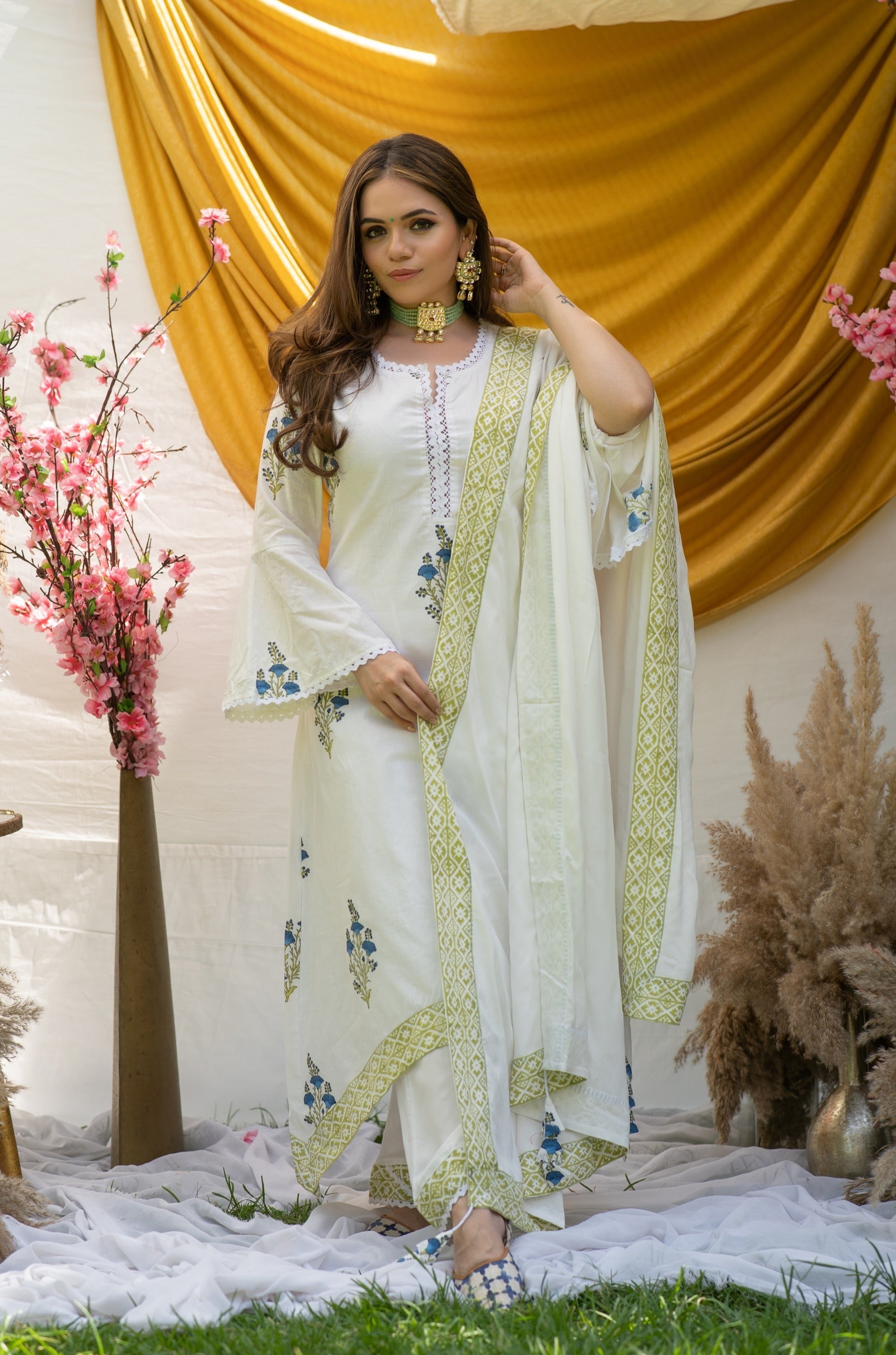 Murraya White Cotton Suit Set