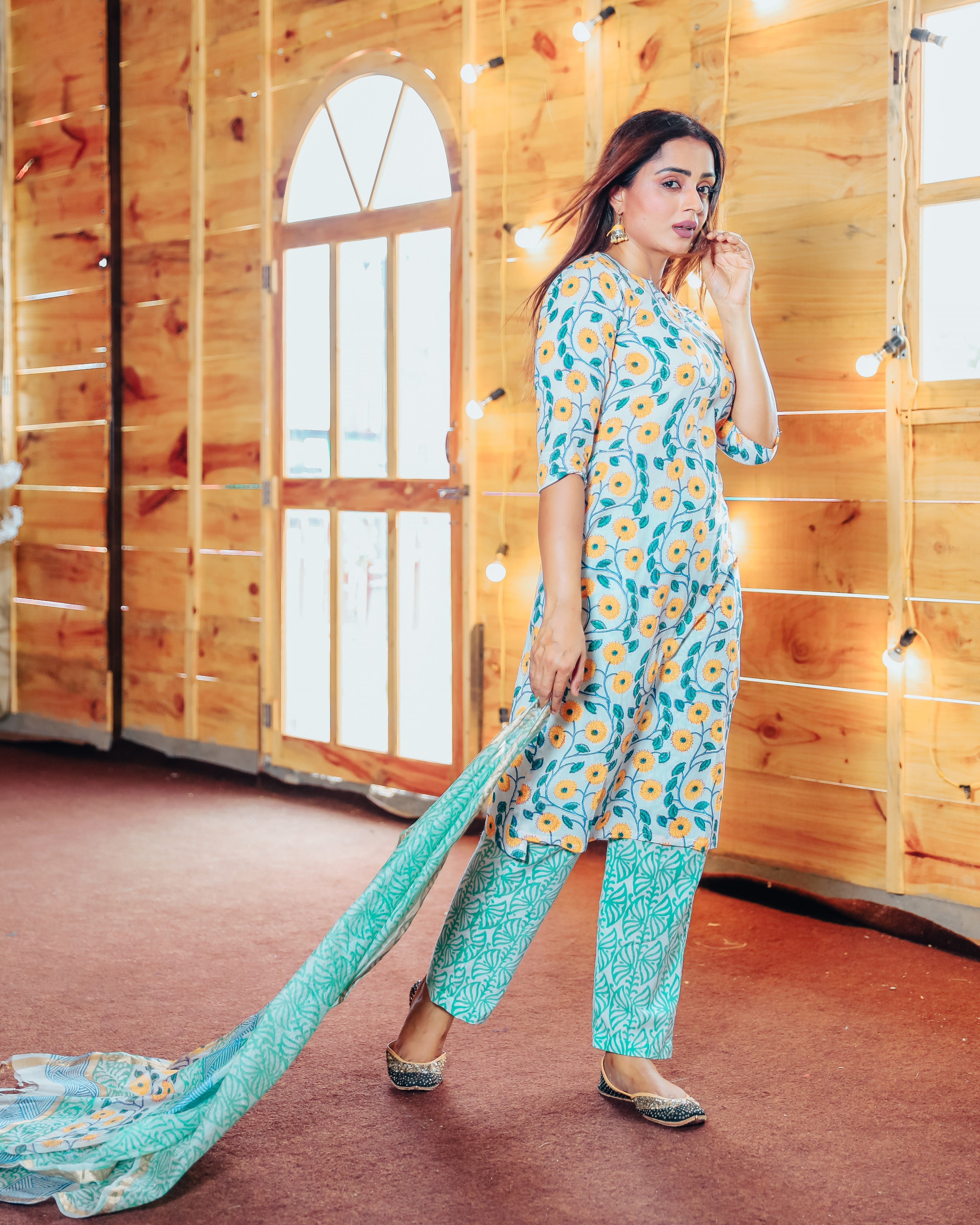 Sapphire Floral Suit Set With Kota Doriya